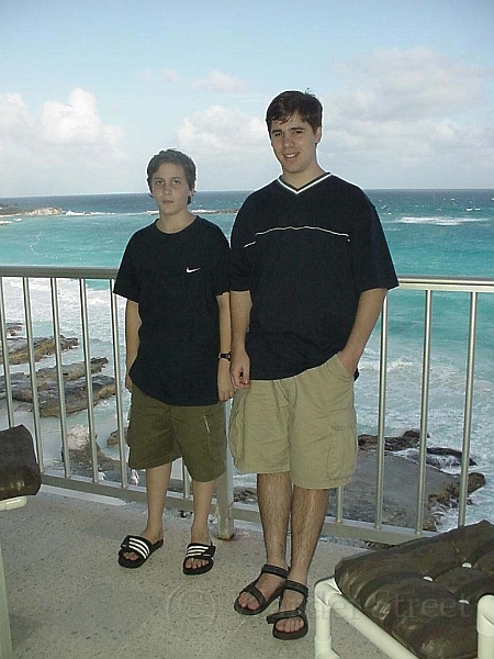 Griffin And Morgan In Cancun 1.jpg